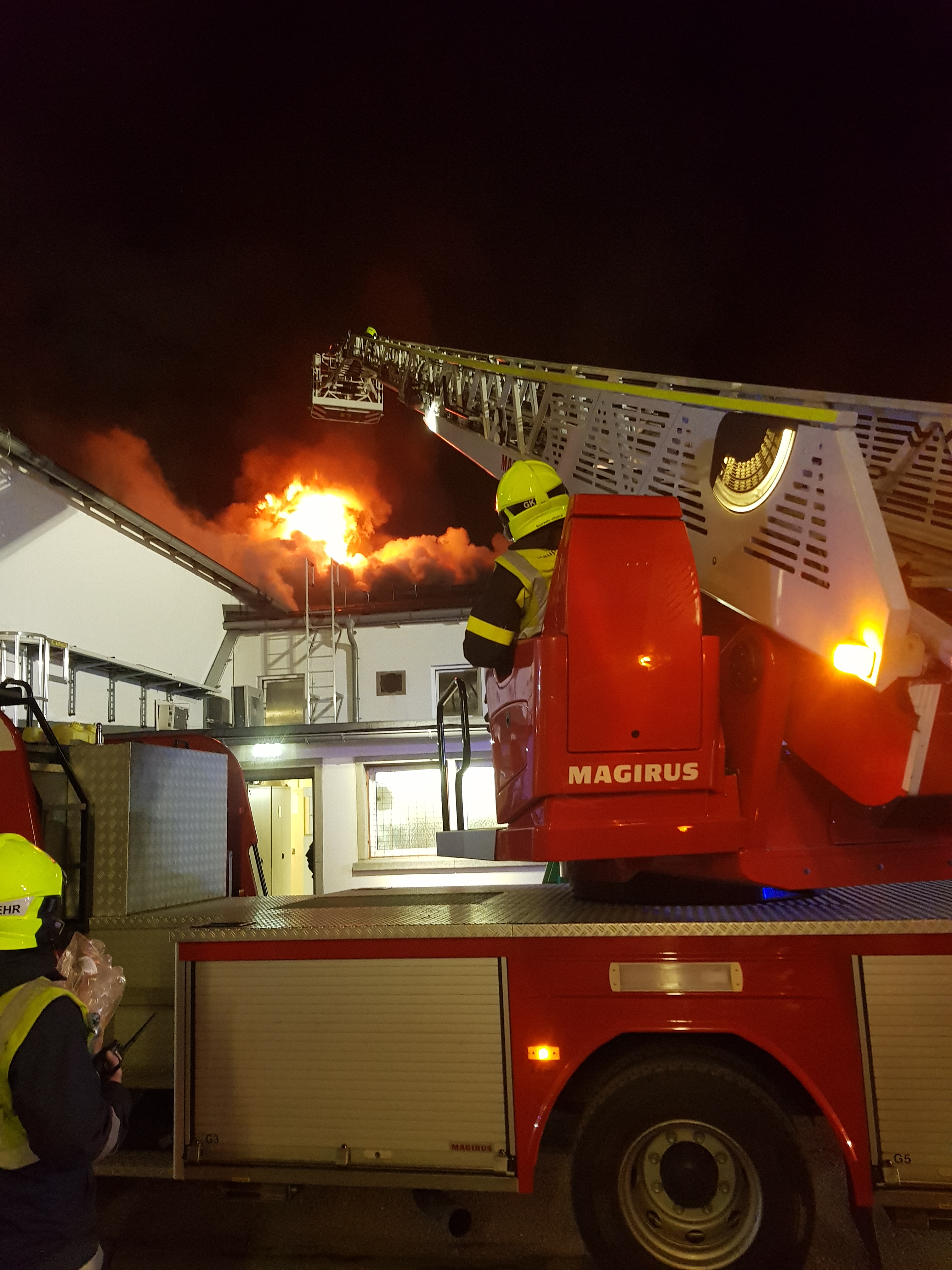 Großbrand Fa. 3M Villach 1
