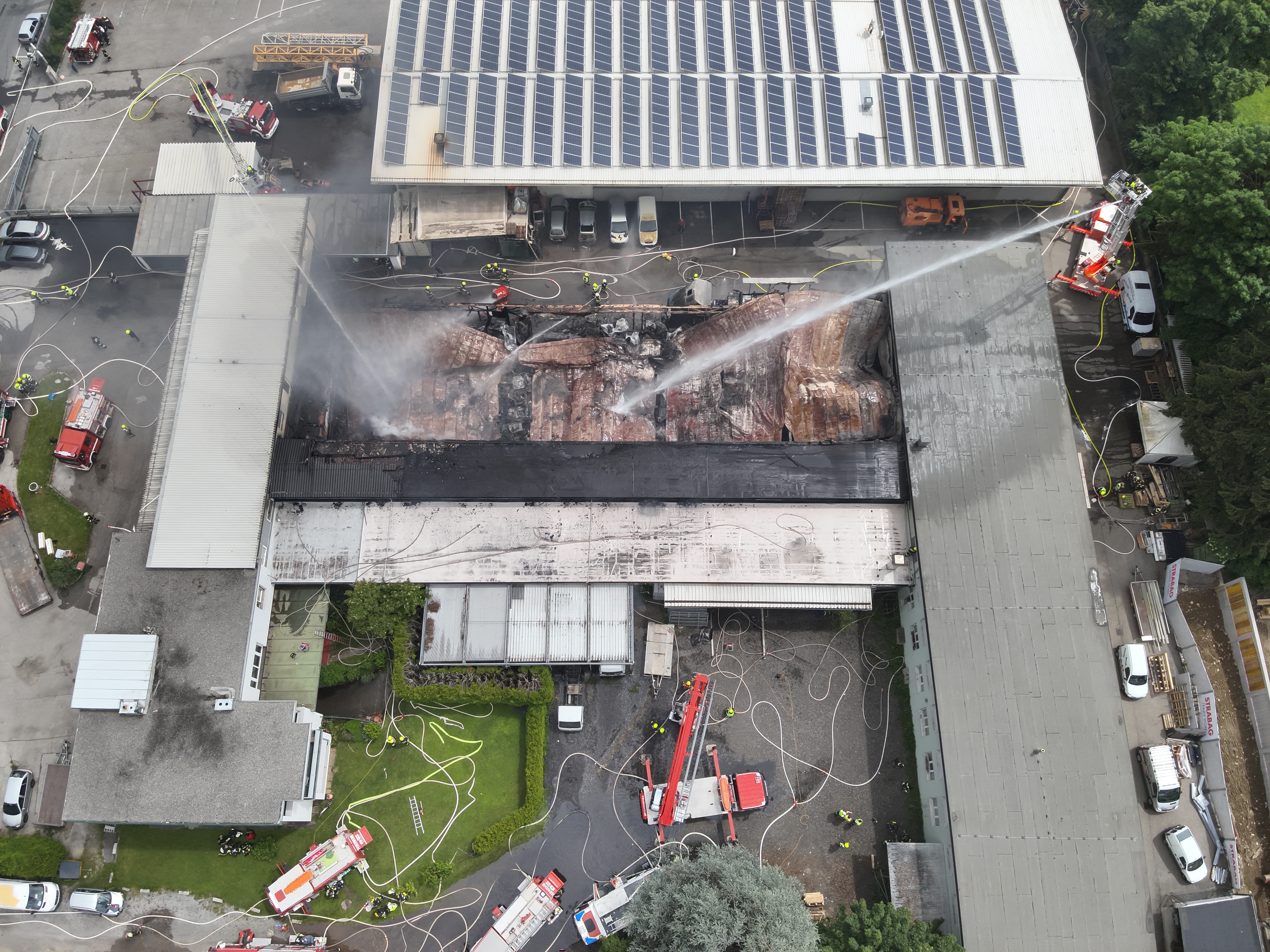 Vollbrand Lagerhalle (B9) 1