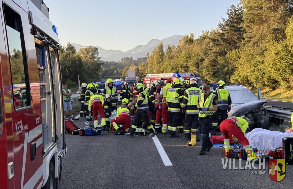 Schwerer Verkehrsunfall auf der A11 – fünf Verletzte