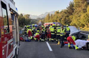 Schwerer Verkehrsunfall auf der A11 – fünf Verletzte