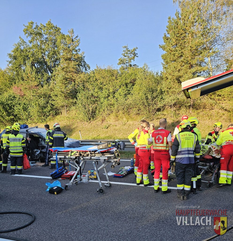 Schwerer Verkehrsunfall auf der A11 – fünf Verletzte