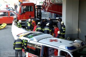 Arbeitsunfall mit eingeklemmter Person in den Stadtteil  Fellach