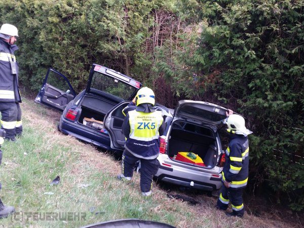 Schwerer Verkehrsunfall fordert 4 Verletzte in Villach (Bild 1)