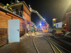 Großbrand Tischlerei in Villach