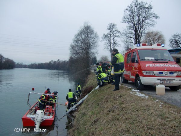 Ölaustritt in die Drau (Bild 2)