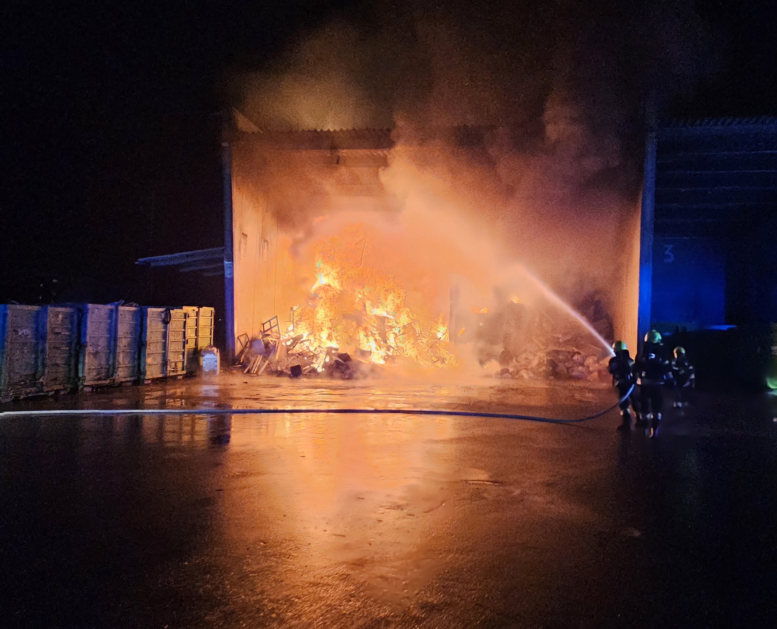 Einsatz der Hauptfeuerwache Villach bei einem Großbrand
