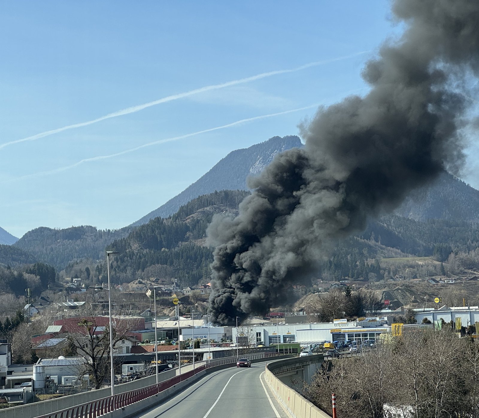 Rauchentwicklung bereits bei der Anfahrt